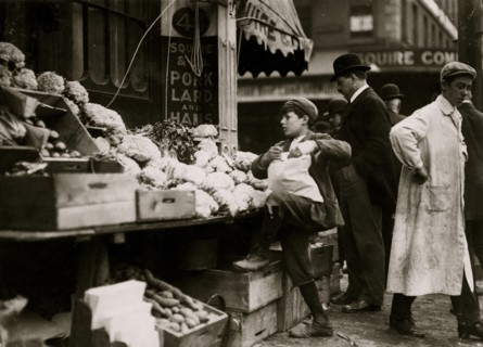 In business for himself selling fruits & vegetables 1909