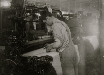 King Philip Weave Room. Italian Boy weaving 1916