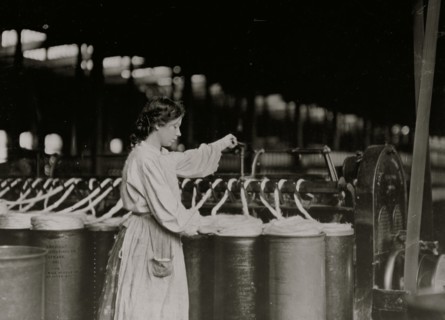 Lincoln Cotton Mill, Evansville, Ind. Girl at Slubber 1908