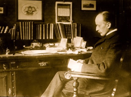 Dr. Max Planck (i.e. Planck) nown