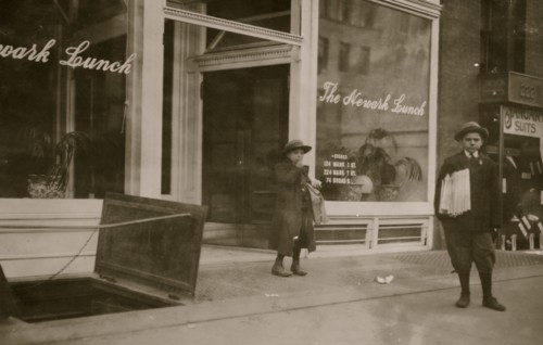 Jewish Newsboys in Newark, NJ 1910