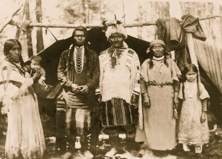 Indian Joe and family 1902