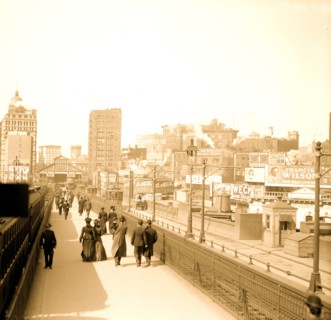 Pedestrians on New York, N.Y., Brooklyn Bridge 1905