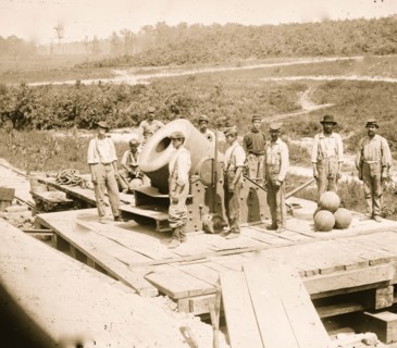 Petersburg, Virginia. 13-inch mortar DICTATOR in front of Petersburg, Va 1864