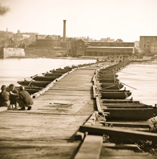 Petersburg, Virginia. Pontoon bridge 1865
