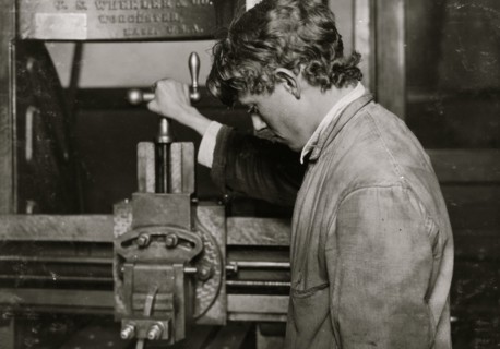 Planning Vocational class using a machine tool 1916