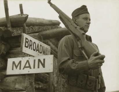 Broadway comes the European Theatre in World War II 1942