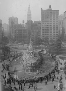 Replica of a Battleship "The Recruit" serves enlistments in Union Square 1918
