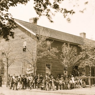 Richmond, Va. Crowd before headquarters of the U.S. Christian Commission 1865