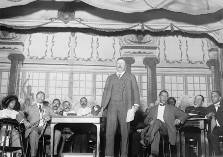 Roosevelt speaking at National Black Business League