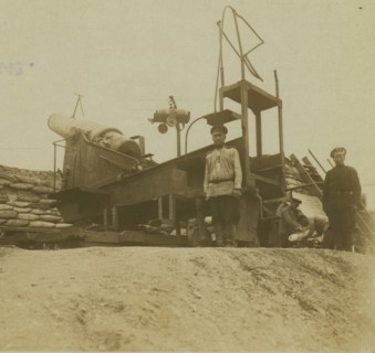 Russian gun with 9 in. shell ready to load  1905