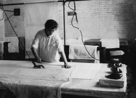 Pressing curtains  1917