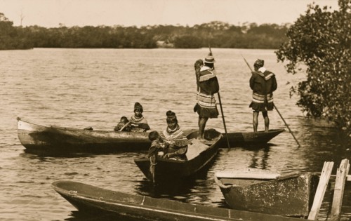 Indians canoeing on Miami River 1904
