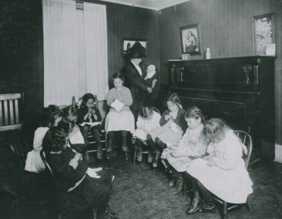 Sewing class in Sprague House Settlement Providence, R.I. 1912