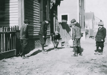 Shooting craps, Providence, R.I.  1912