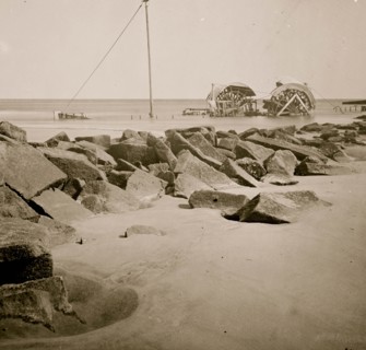 Sullivan's Island, S.C. Wreck of blockade-runner near the shore 1864