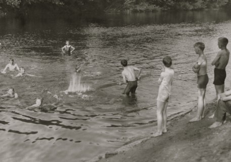 Tobacco workers take a break at a swimming hole. 1916