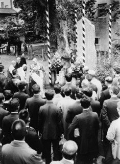 Unveiling memorial to Chinese at Tokyo