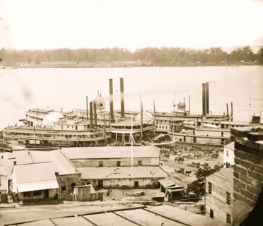 Vicksburg, Miss. Levee and steamboats 1863
