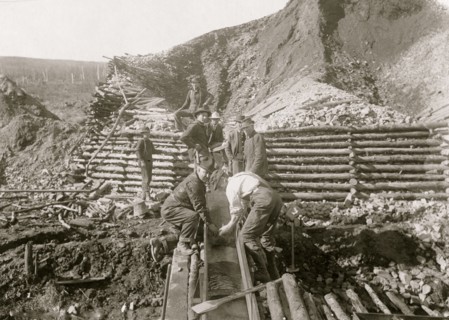 Washing gold 1916