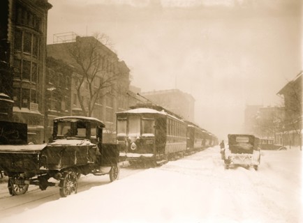 Washington DC Blizzard in 1922, Trolleys all stuck and lined up 1923