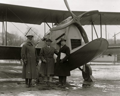 Amphibian plane, Maj. Clagett, Gen. Mitchell, Grover Loe[...], 1/19/25 1925