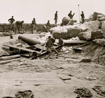 Yorktown, Va. Confederate fortifications reinforced with bales of cotton 1862