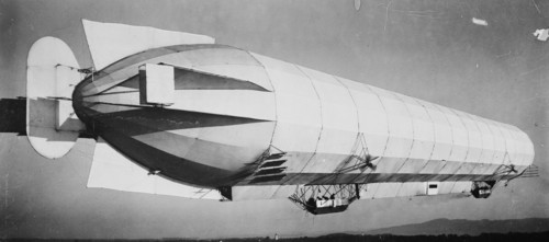 Zeppelin airship in flight 1908