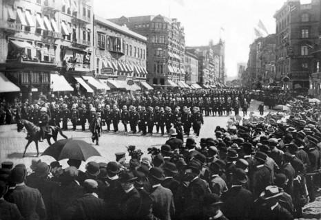 Police Parade through Streets of New York 1899