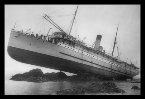 S.S. Princess May - On the Rocks 1910