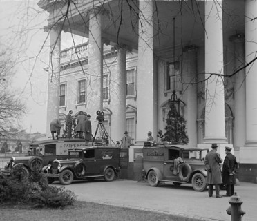 Movie Tone,  Paramount Sound News
