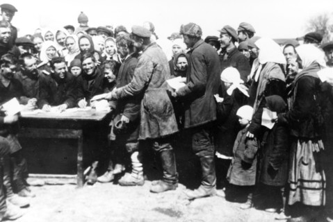 Registering for the collective farm, soviet union, in 1929.
