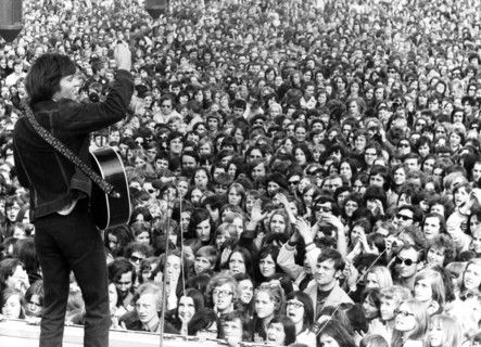 American actor and singer dean reed performs at the hospitality festival prior to the 110th world youth festival, 'his songs telling about the liberation struggle of the peoples are well known and bel...