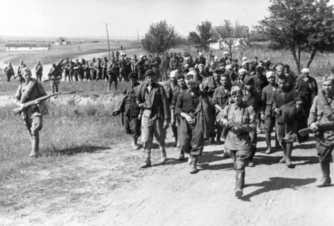 In the don valley soviet guardsmen have routed a big italian unit and took prisoner about 850 italians, a group of italian war prisoners, nov, 1942.