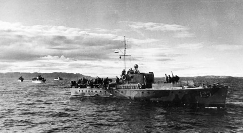 Northern fleet, soviet submarine chasers patrolling in the berents sea, november 1942.