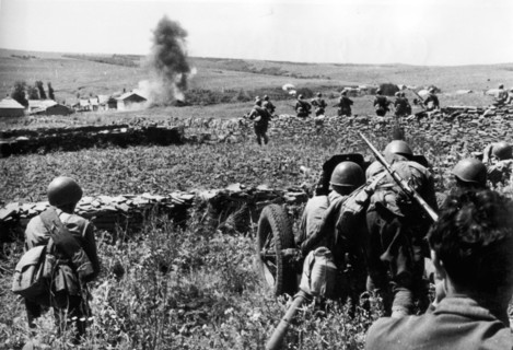 Russian soldiers fighting in caucasus, 1942, world war ll.