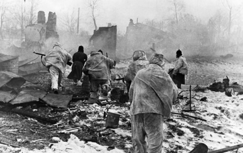 Battle of moscow, 1941, street fighting as red army troops occupy the town of yukhnov.