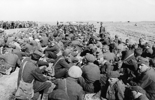 World war 2, rumanian and german prisoners of war captured by red army troops during fighting in the crimea, april 1944.