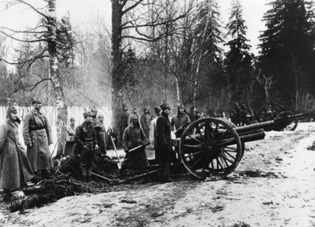 A red army artillery battalion surpressing the kronstadt mutiny, 1921, civil war, russia.