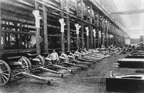 Petrograd, russia, 1916, munitions factory, artillery pieces, world war one.