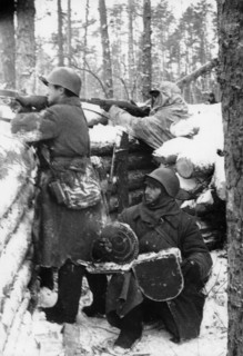 Soviet-finnish war, 1939-1940, red army soldiers in a trench on the karelian isthmus, december 1939.