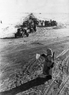 World war 2,46688 - the ice road over lake ladoga, leningrad, 1942.