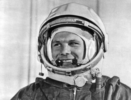 A new soviet color documenyary 'first voyage to the stars' was shown at the Moscow second international film festival, the film tells about the world's first cosmic flight of the soviet pilot Yuri Gag...