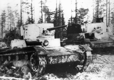 Soviet-finnish war, 1939-1940, advancing red army tanks and infantry in karelia, 1940.