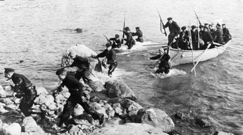 Soviet seamen of the baltic fleet landing a detachment on an enemy island, september 1941.
