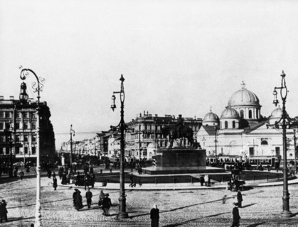 Monument to alexander lli in znamenskaya square in st, petersburg, russia, 1907.