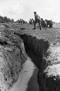 World war 2, july 1943, a red army unit attacking.