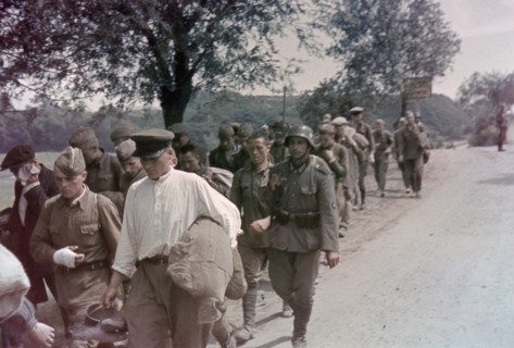 Photo taken by german soldier,  soviet p,o,w,'s taken in, presumably the first summer after the july invasion.