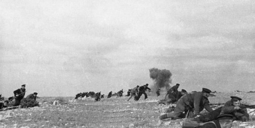 Defense of sevastopol, soviet marines attacking enemy lines, april 1942.