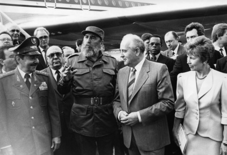Fidel castro, head of the communist party of cuba (left) meeting mikhail gorbachev, general secretary of the cpsu with his wife, raisa at the havana airport, havana, cuba, april 1989.